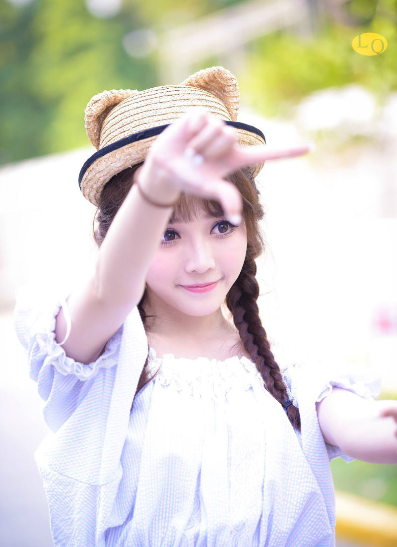 我们为什么需要美女，可能她们改变你的生活习性，让人感这个世界充满期待，虽然当你觉得期待的东西就要得到的时候，她们马上去普度众生，让其他人觉得生活充满期待。——韩寒《像少年啦飞驰》